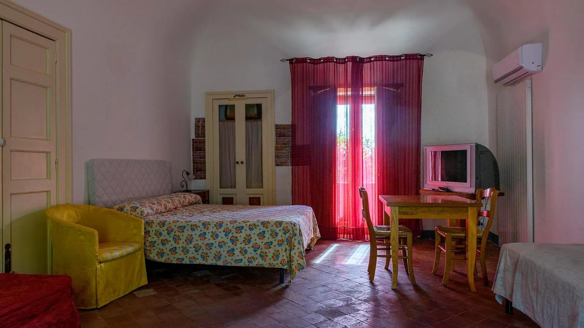 La Pietra Antica O' Munti Hotel Puntalazzo Italy