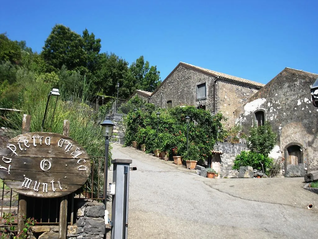 La Pietra Antica O' Munti Hotel Puntalazzo Farm stay